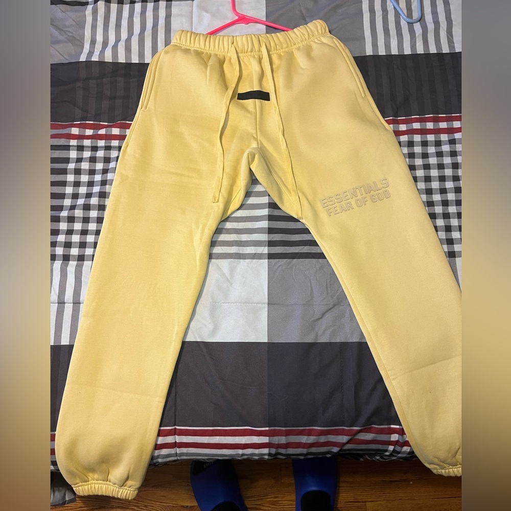 LIGHT YELLOW ESSENTIALS SWEATS, SIZE: S (MATCHING SWEATER IN MY CLOSET‼️‼️)